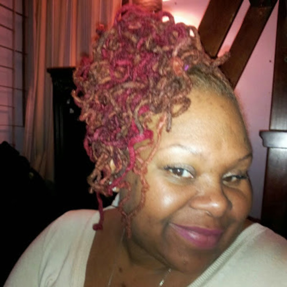 Meet your Posher, Tara - Picture 1 of 1